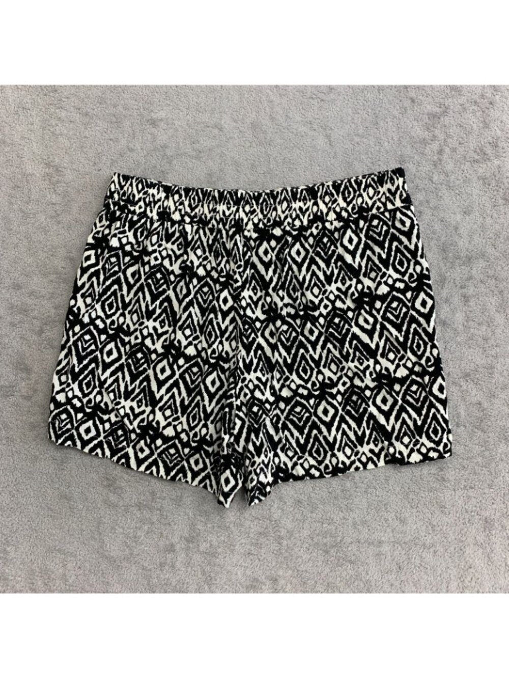 Wildfox Women's L Black & White Ikat Print Rayon Shorts M1164 - Picture 5 of 10